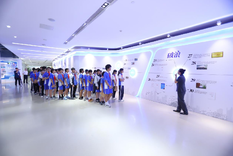 盐田法院开展“密织法网&middot;护苗成长”青少年法治研学活动.png