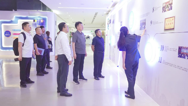 陕西省神木市人民法院一行来深圳行政审判中心交流座谈.png